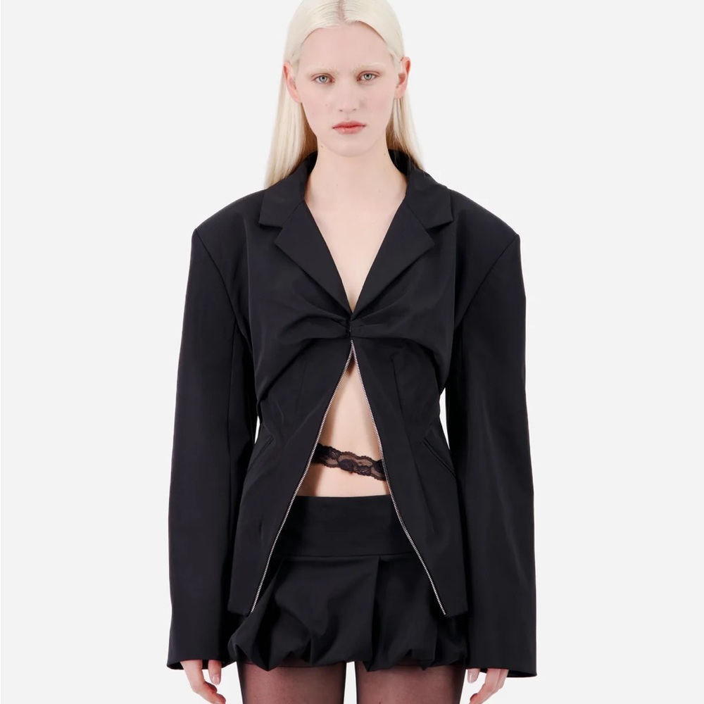 BNWT VAILLANT Pleats and Zipper Jacket